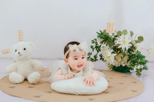 陆丰宝宝几个月抬头稳